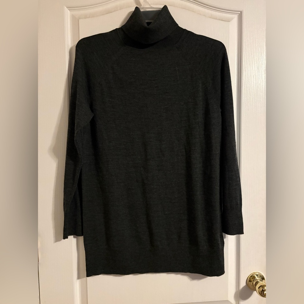 GAP Women's Charcoal Merino Wool Turtleneck Sweater Medium Preppy Academia Cozy